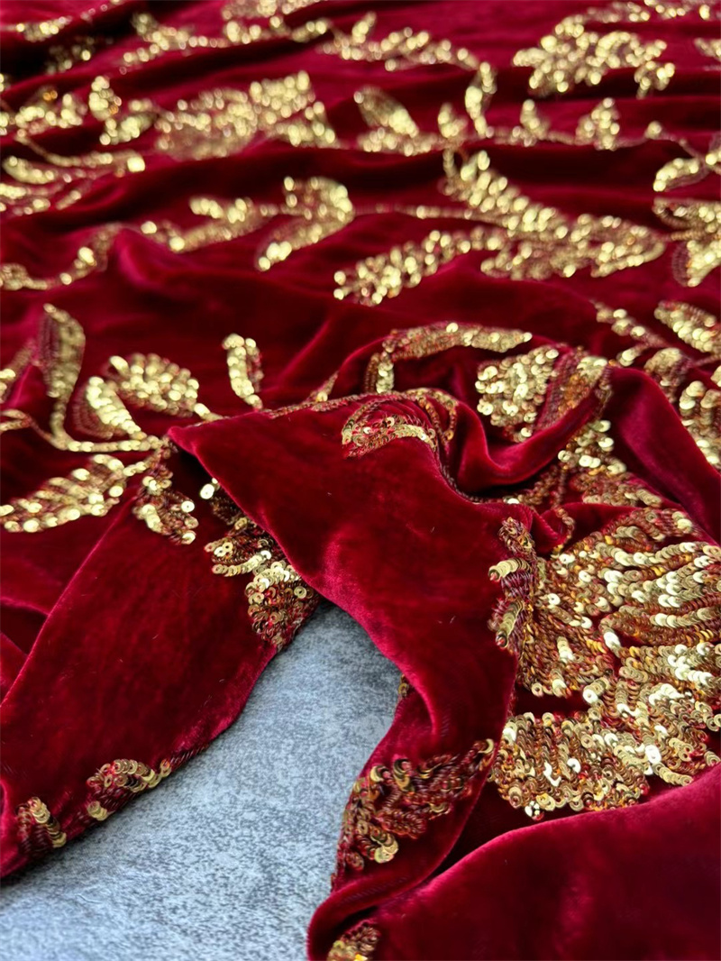 New Red Twisted Branch Flower  – обзор и цена Velvet Fabric Embroidery