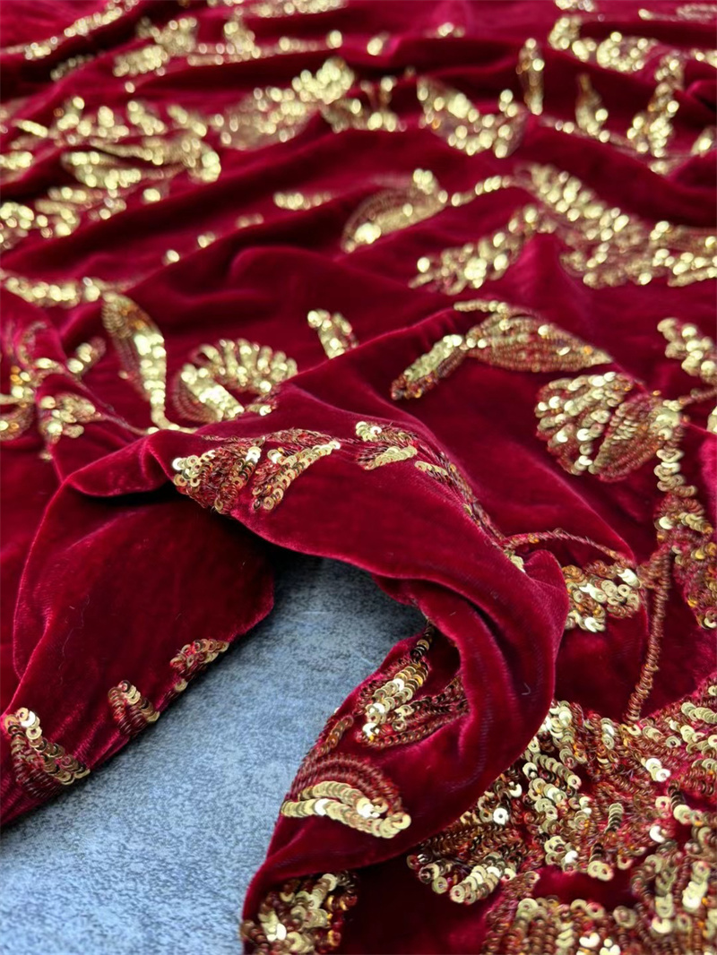 New Red Twisted Branch Flower  – обзор и цена Velvet Fabric Embroidery