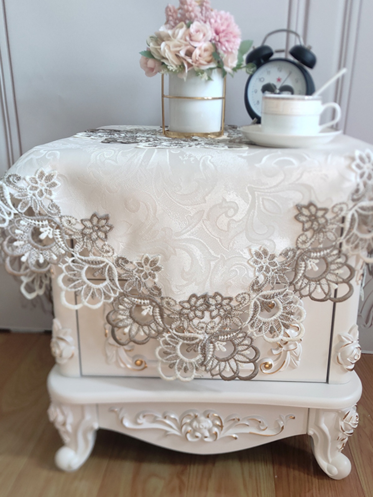 European Sle Bede Table Cover  – обзор и цена Embroidery Simple