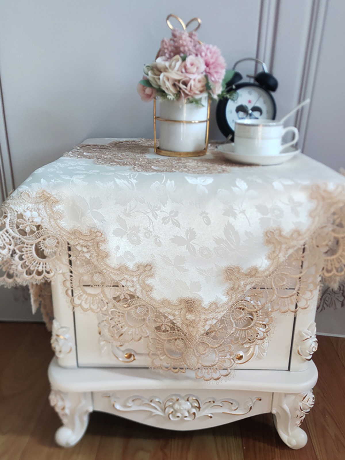 European Sle Bede Table Cover  – обзор и цена Embroidery Simple