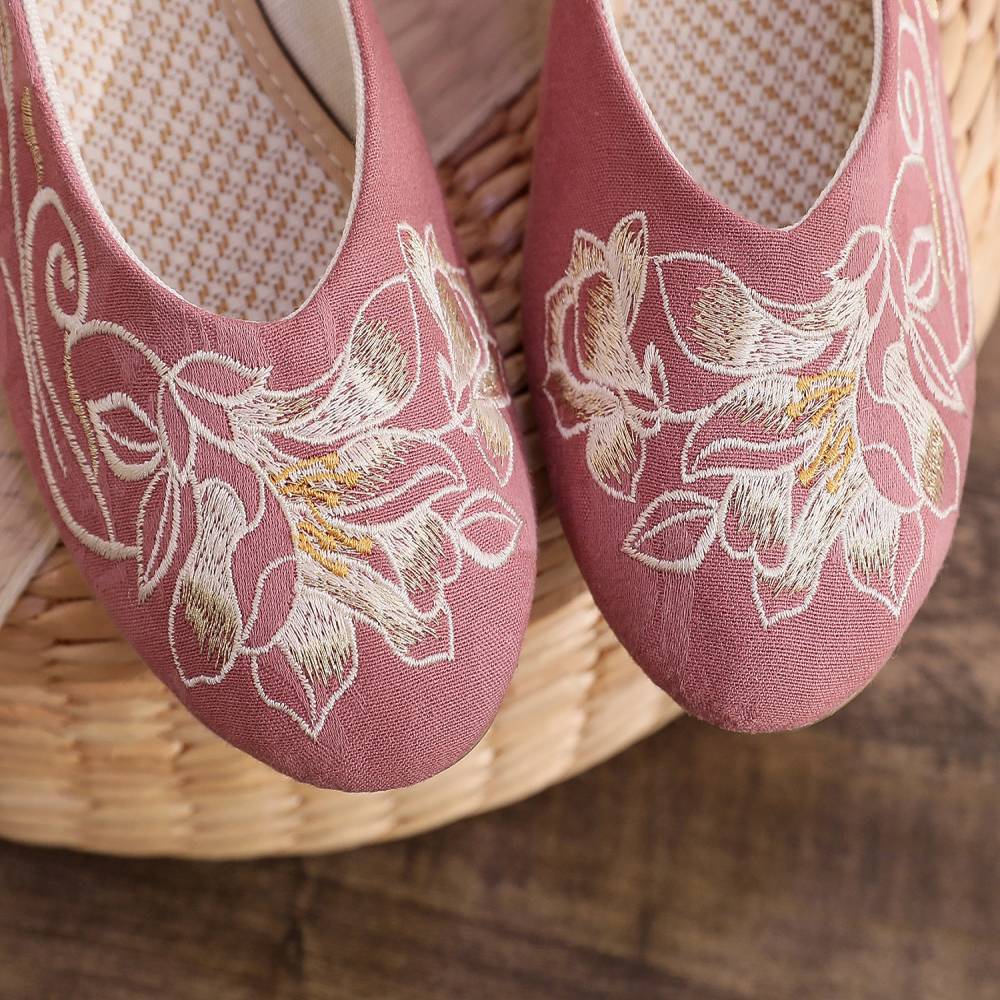 2026 Women's Wine Red & Beige  – обзор и цена Embroidery Red