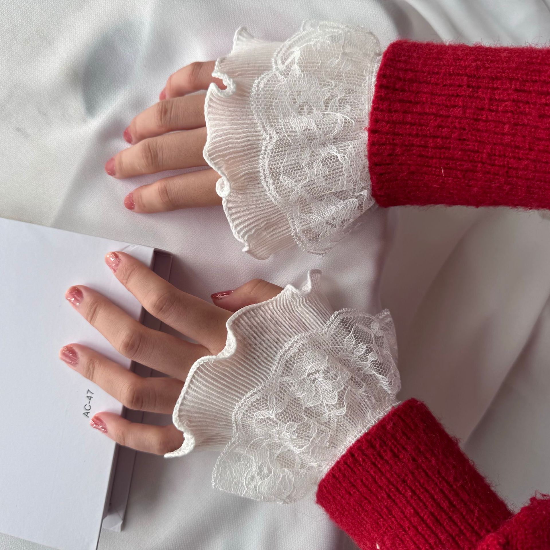 Lace Embroidery False Cuffs De – обзор и цена Embroidery Simple