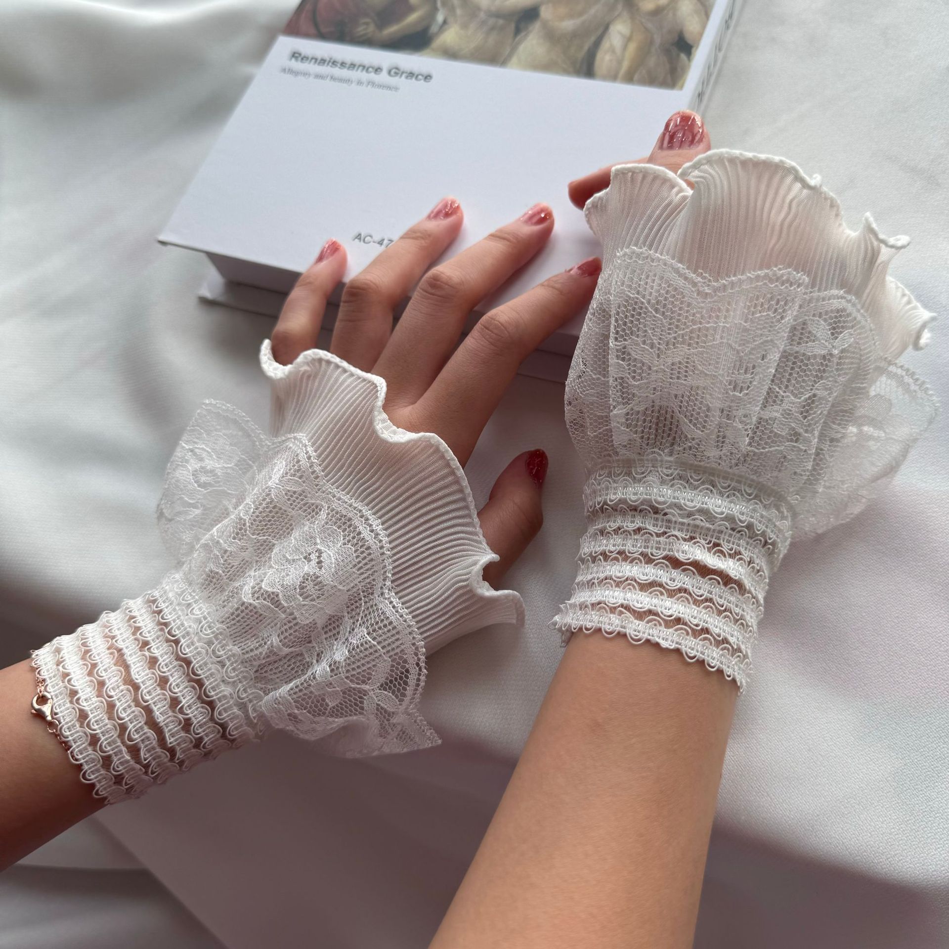 Lace Embroidery False Cuffs De – обзор и цена Embroidery Simple