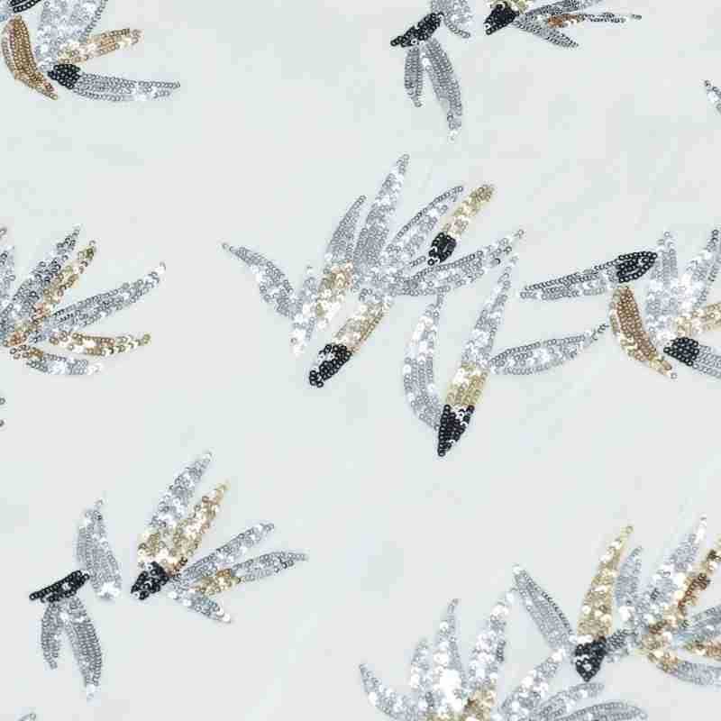 White three-dimensional flower – обзор и цена Velvet Fabric Embroidery