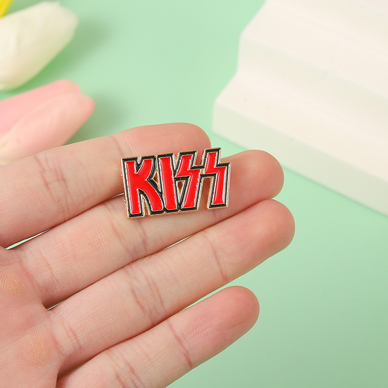 KISS band pin English letters  – обзор и цена Embroidery Initials