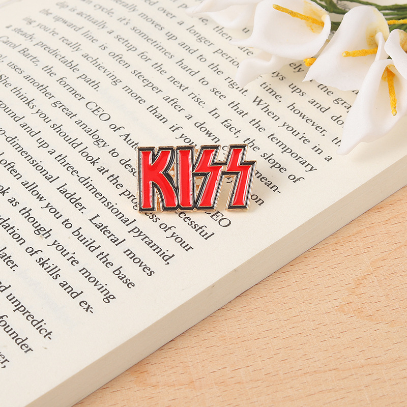 KISS band pin English letters  – обзор и цена Embroidery Initials