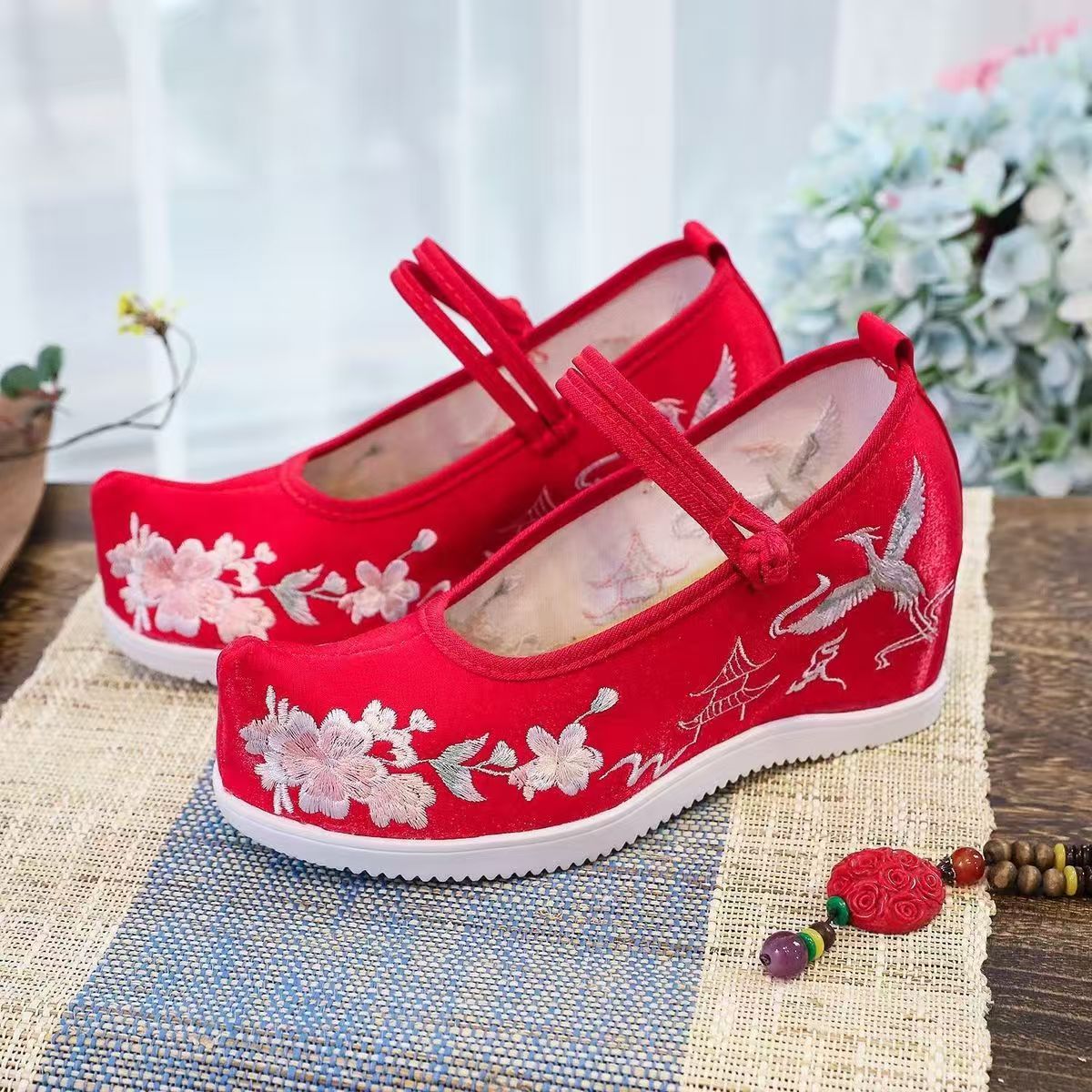 Women Increased Internal Embro – обзор и цена Embroidery Red