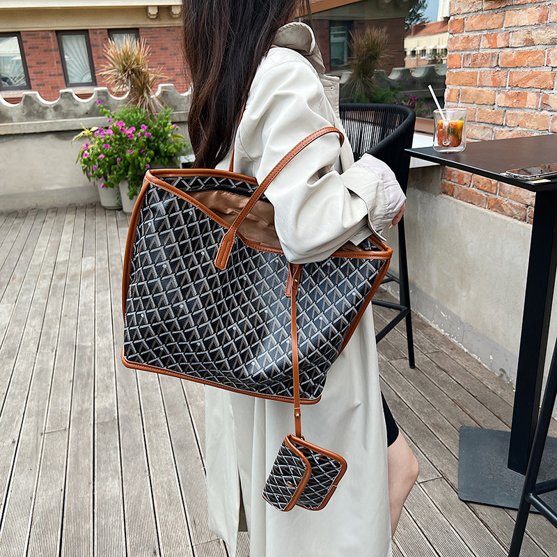 Fashionable Versatile Tote Bag – обзор и цена Embroidery Kit Pouch